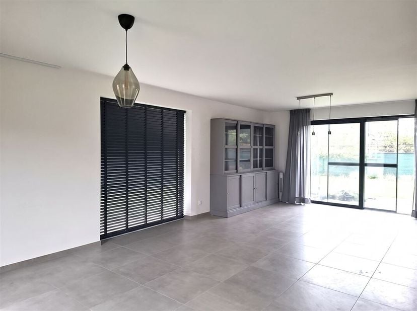Demandez une visite à info@optimusvastgoed.be !<br />
A LOUER : Maison BEN indépendante avec 3 chambres à coucher à Pelt !<br />
Cette belle maison mo