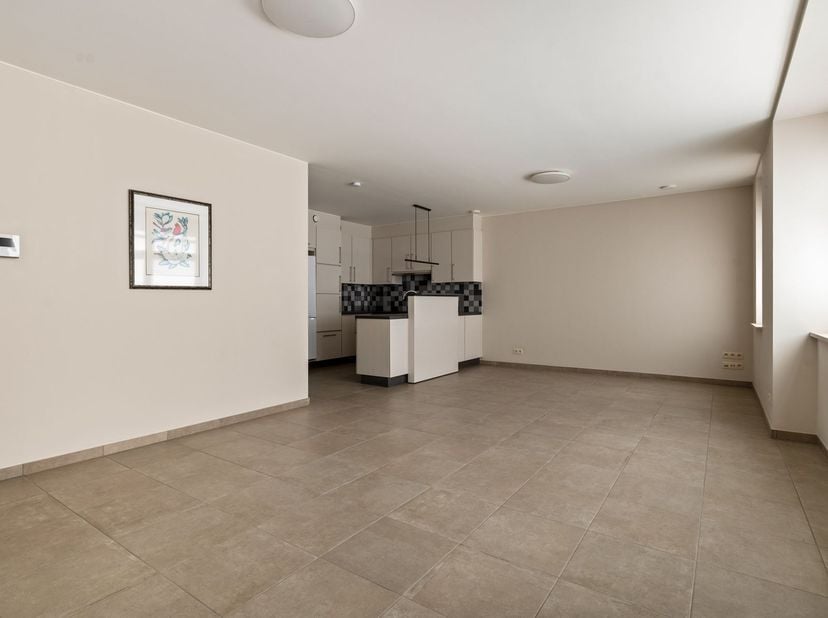 Instapklaar appartement met terras in Centrum Geel<br />
<br />
Op zoek naar een comfortabel en lichtrijk appartement op een uitstekende locatie in