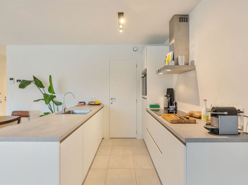 Welkom in Residentie Mosa, een kwalitatieve residentie op een bijzonder gegeerde locatie in Hasselt. Gelegen aan de Maastrichtersteenweg 129 woont u h