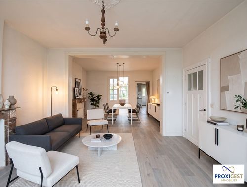                                         Maison à vendre à Bouge, € 275.000
