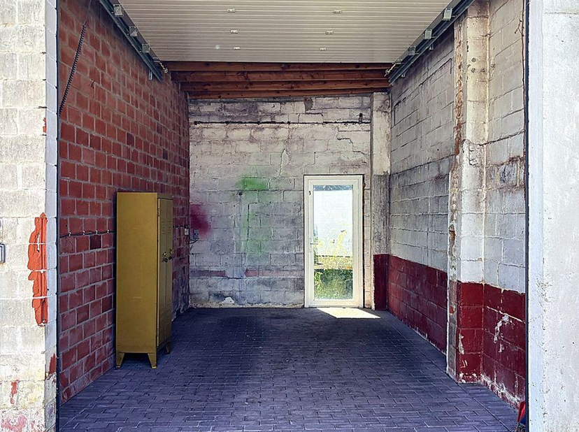 Deze garagebox is gelegen te Elfjulistraat 93, box 10.<br />
Toplocatie: rustige buurt, vlot bereikbaar.<br />
Ideaal voor omwonenden om zelf te gebru