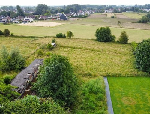                                         Terrain à bâtir à vendre à Mere, € 175.000
