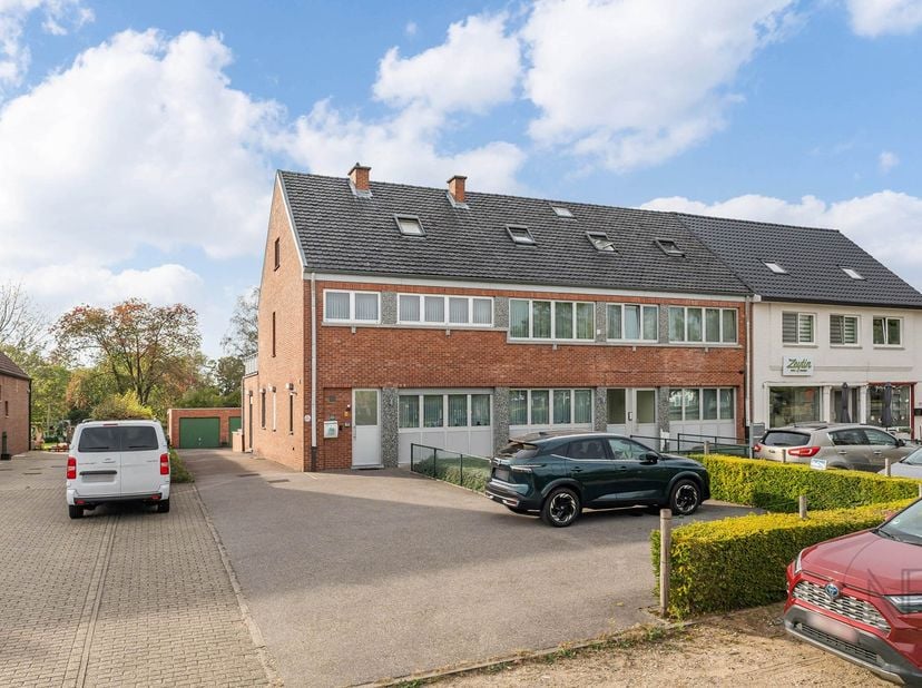 Appartement te koop in Landwaartslaan 95,
                    3600 Genk