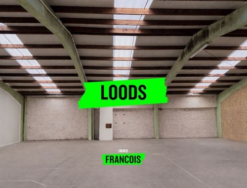                                         Entrepôt à louer à Reningelst, € 850
