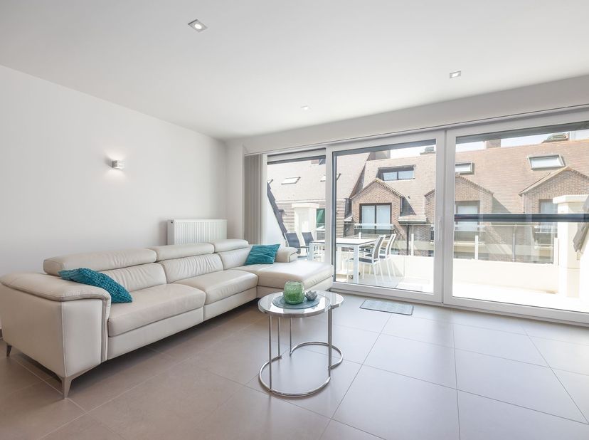 Recent (2015) 2-slaapkamerappartement in de prachtige residentie Avanti, gelegen in een rustige zijstraat, dichtbij zee, strand en winkels, Dit recent