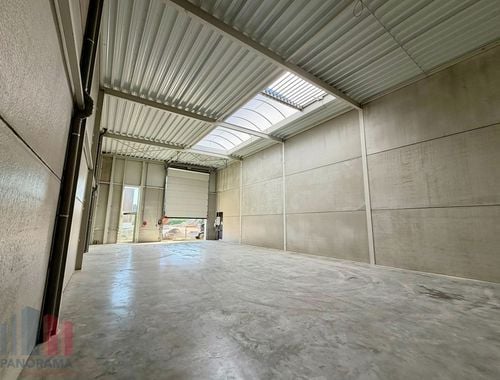                                         Bedrijfsgebouw te huur in Halen, € 1.500
