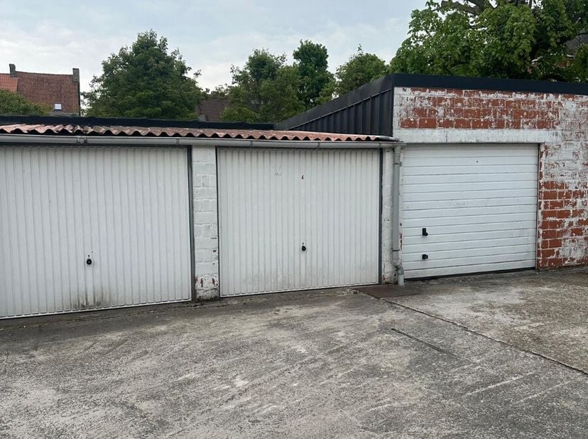 Garage à vendre
                    à 8630 Veurne