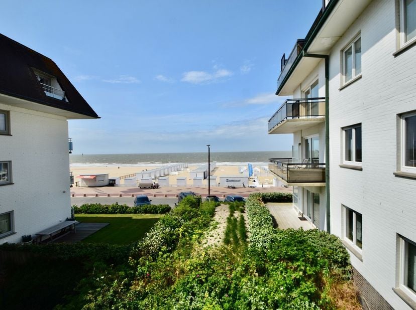 Appartement luxueusement rénové avec vue mer, sur la promenade du Zoute à quelques pas du Zwin, de la place M'as-tu vu et les magasins de l'avenue du