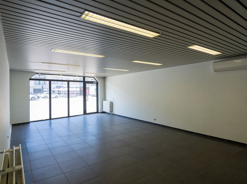 Bien professionnel à vendre
                    à 9800 Deinze