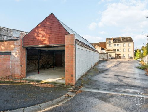                                         Gemengd gebruik te koop in Leuze-en-Hainaut, € 120.000
