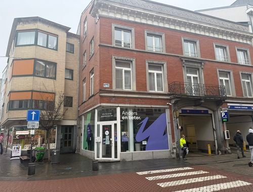                                         Rez-de-chaussée commercial à louer à Tienen, € 2.150

