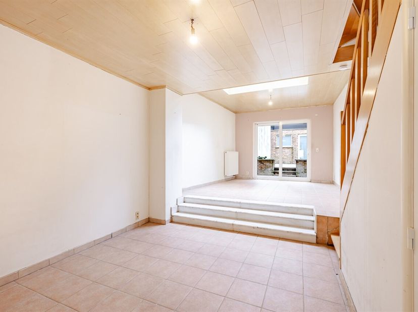 Alweer VERKOCHT op 1e BEZOEKDAG. Contacteer JARI WANTE 0470 211 482 voor een gratis schatting en vrijblijvend gesprek. <br />
Deze woning is zeer guns