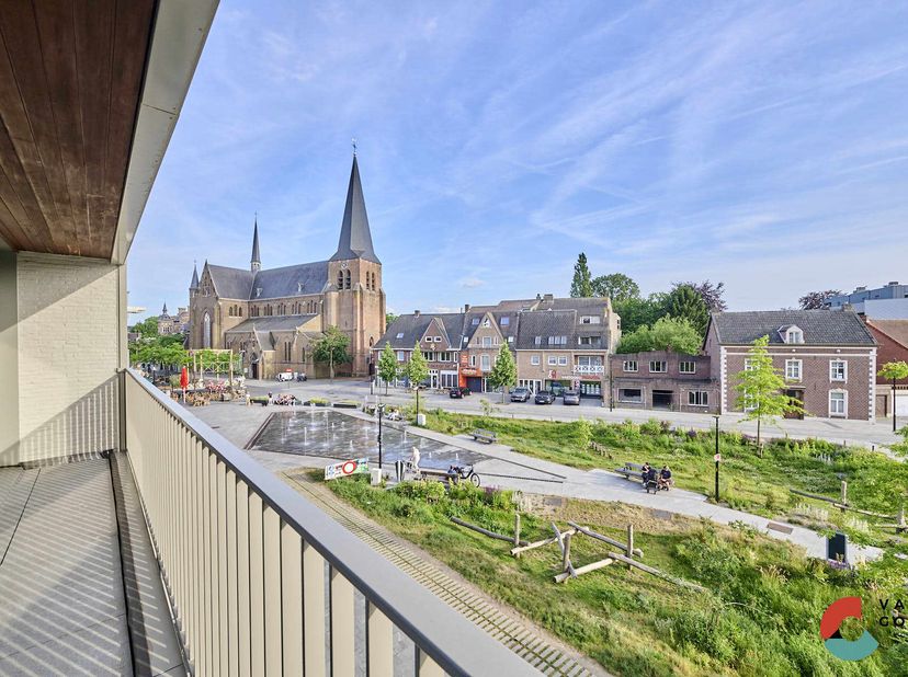 Instapklaar en verrassend ruim tweeslaapkamerappartement op toplocatie in (Neer)Pelt<br />
Dit verrassend ruime tweeslaapkamerappartement bevindt zich