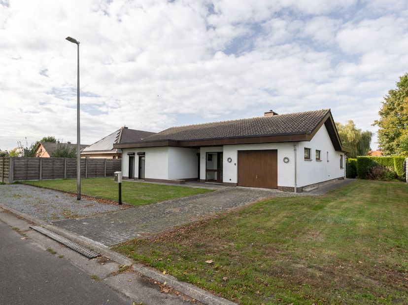 Huis te koop in Rode Kruisstraat 7,
                    3930 Hamont