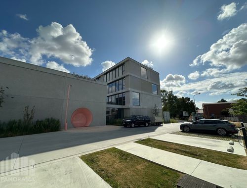                                         Bedrijfsgebouw te koop in Zwevegem, € 615.000
