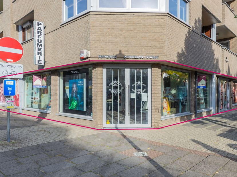 Bien professionnel à vendre à Maarschalk Fochstraat 4,
                    3970 Leopoldsburg