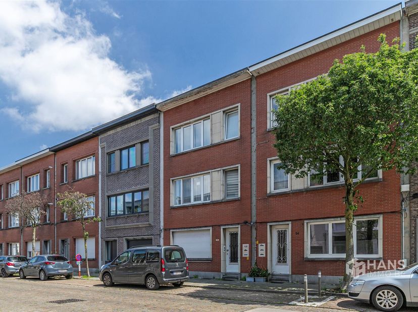 Instapklaar appartement (85 m²) met 3 slaapkamers en terras in Borgerhout.<br />
<br />
Rustig wonen met alles binnen handbereik? Dat kan hier. Dank