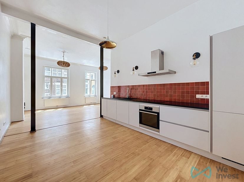Bel appartement 1 chambre idéalement situé à deux pas de la place de la Patrie et tout proche du Parc Josaphat<br />
Situé au premier étage, cet appar