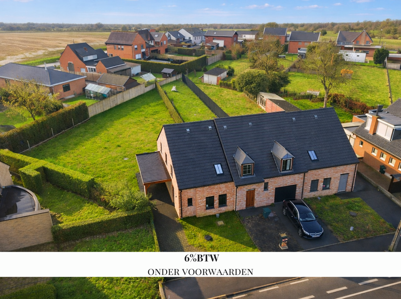 Mogelijkheid tot aankoop van de woning met verlaagd BTW-tarief van 6%!<br />
Via de ruime inkomhal met apart gastentoilet betreedt u deze lichtrijke w