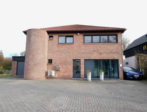                                         Gemengd gebruik te koop in Olmen, € 475.000
