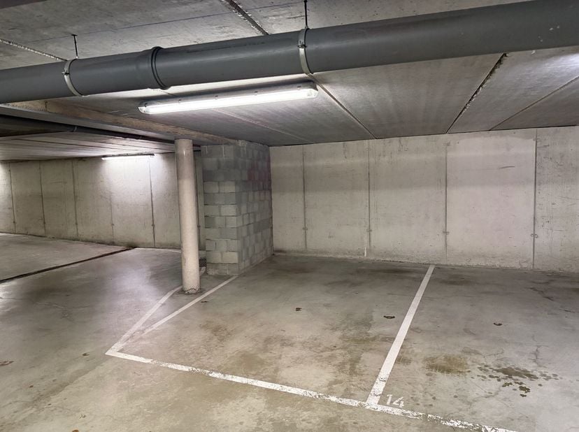 Deze autostaanplaats (P15) is bereikbaar via de Antwerpsesteenweg of de Zuid-Australiëlaan, nabij het station van Lier.&amp;nbsp;<br />
<br />
De inrit be