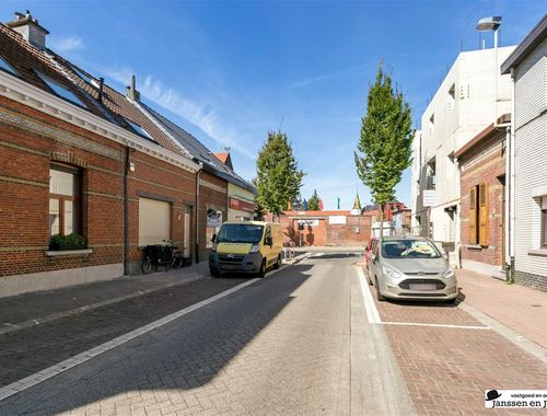                                         Gemengd gebruik te koop in Merksem, € 520.000
