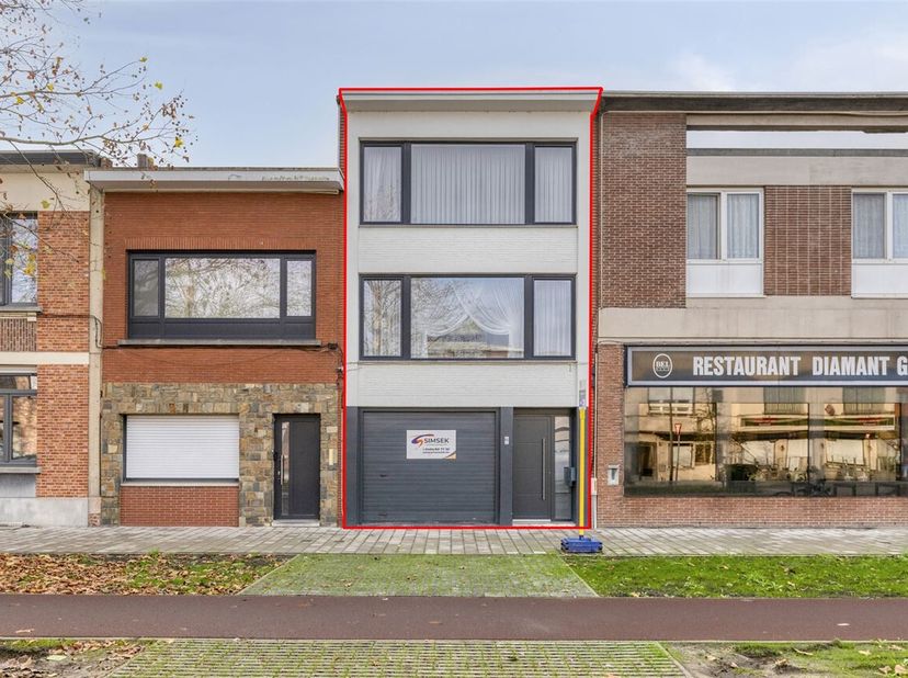 Ontdek deze instapklare parel in het hart van Deurne-Zuid, een volledig gerenoveerde bel-étagewoning waar comfort, stijl en lichtinval centraal staan.