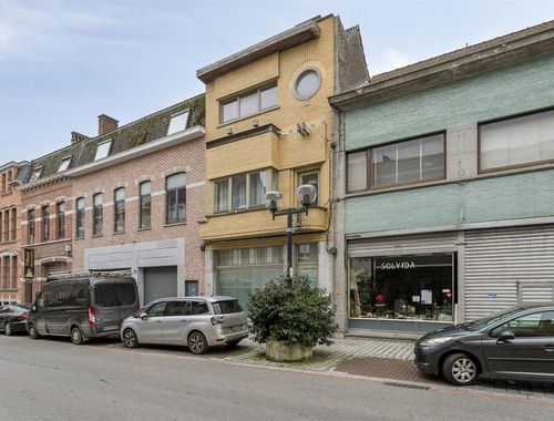                                         Handelspand met woonst te koop in Ronse, € 274.000
