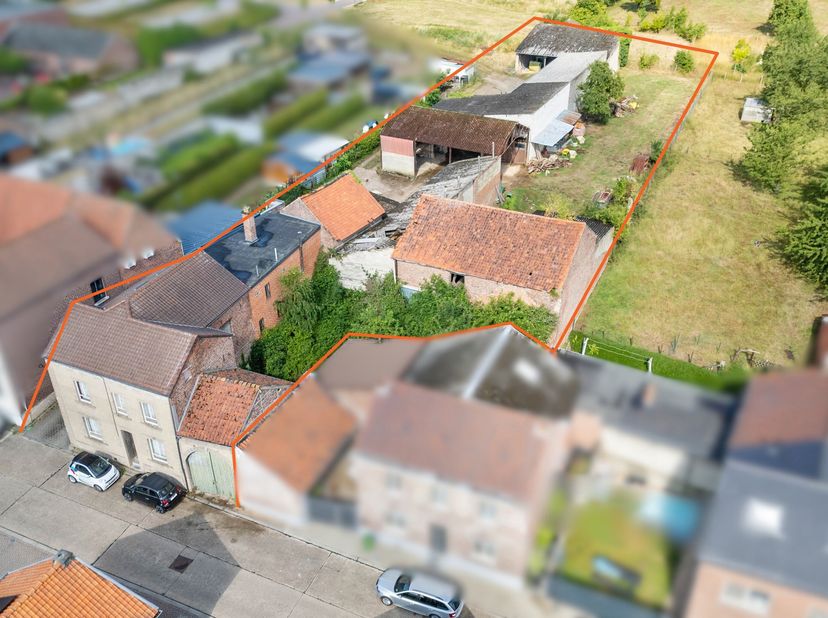 RIEMST - Renovatieproject met veel mogelijkheden!<br />
NIEUWE VOORWAARDEN!<br />
In het rustige en landelijke Riemst, in het charmante gehucht Genoel