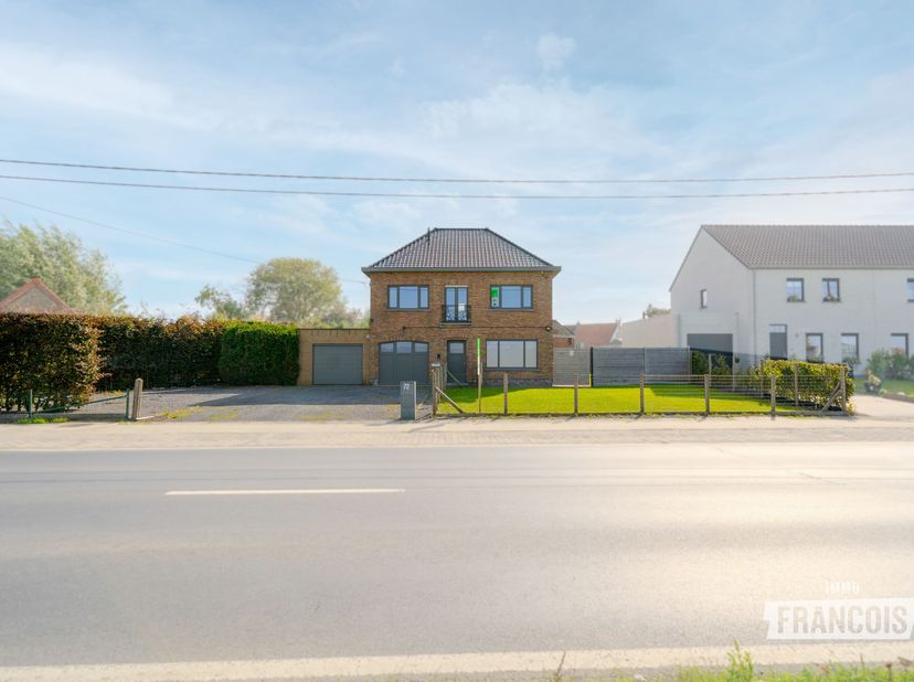 Huis te koop in Roeselarestraat 72,
                    8600 Esen