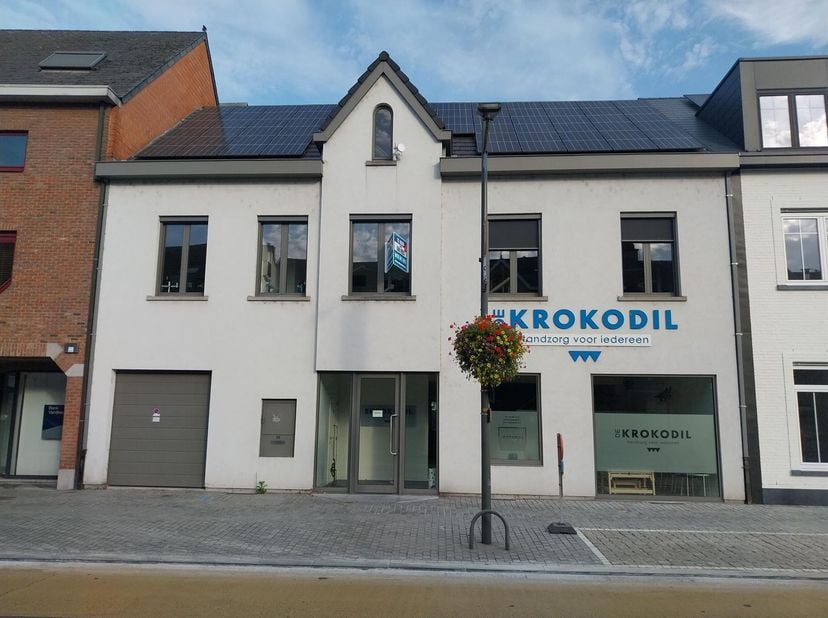 Bien professionnel à vendre à Markt 35,
                    2400 Mol