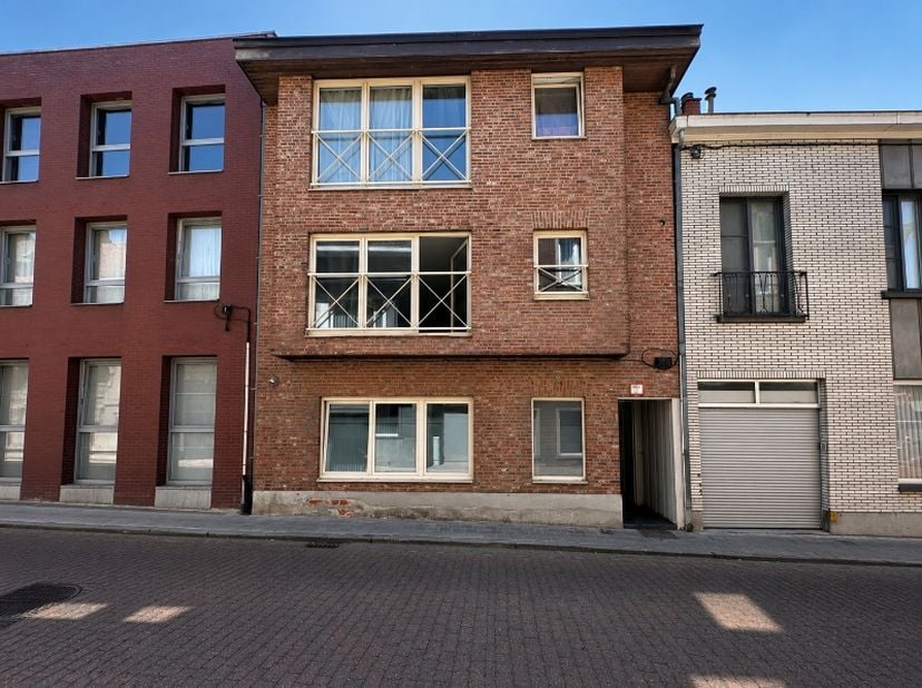 In het centrum van Tielt bevindt zich dit opbrengsteigendom, gebouwd in 2006 en bestaande uit 4, energiezuinige, afzonderlijke appartementen.&amp;nbsp;<br