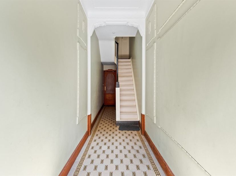 Opbrengsteigendom met 3 appartementen op toplocatie in Merksem!<br />
Bent u op zoek naar een interessante investering met onmiddellijk rendement? Dan