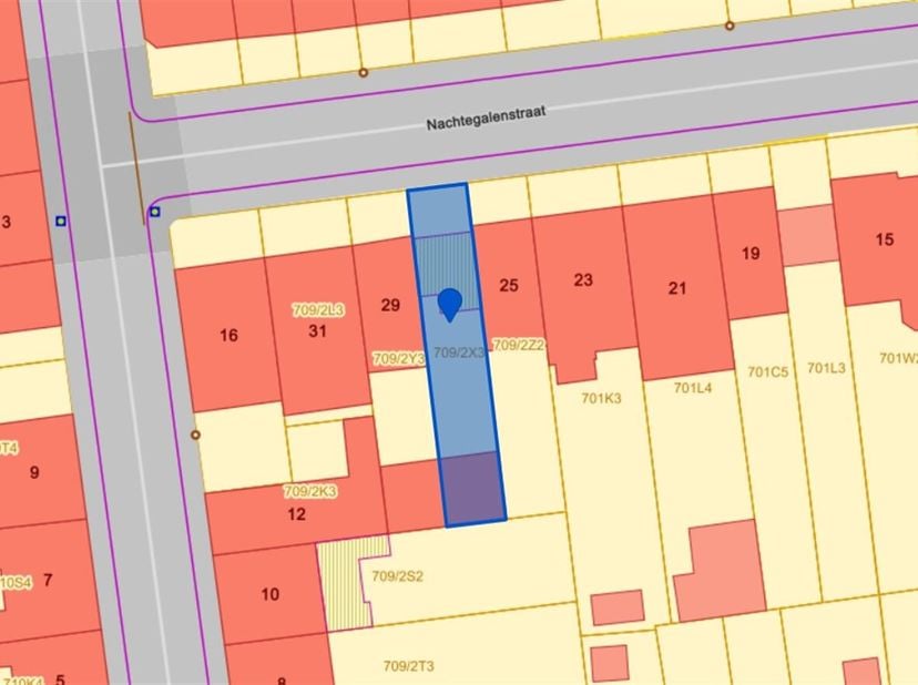 Zuid-georiënteerde bouwgrond van 200 m² op centrale ligging<br />
Deze bouwgrond biedt een uitstekende opportuniteit voor wie een eigen woning wil rea