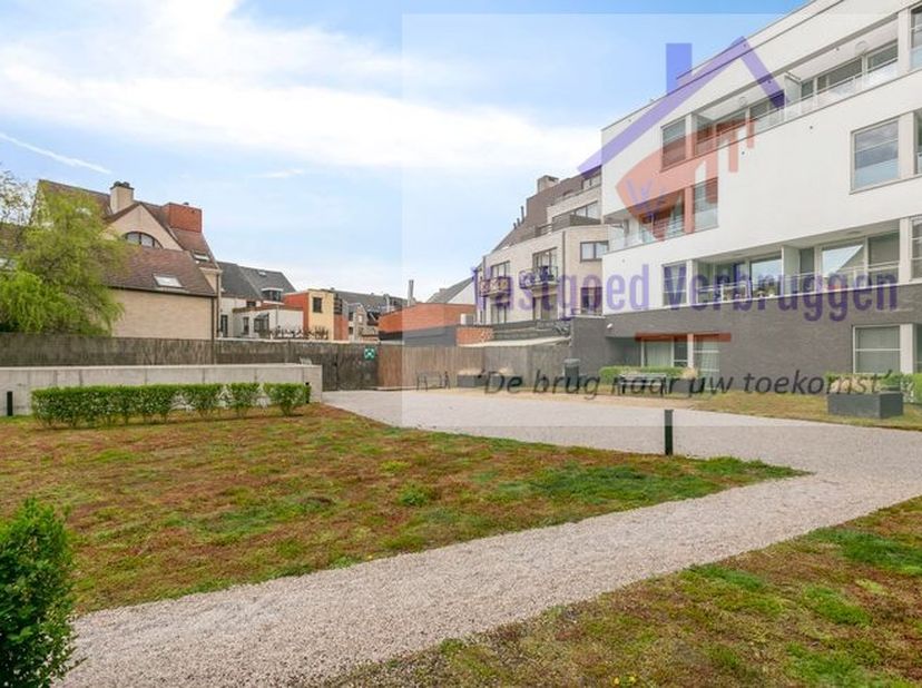 Bent u op zoek naar een solide en rendabele belegging in vastgoed of wenst u comfortabel te leven met de nodige faciliteiten in de buurt? Graag centra