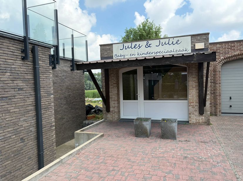 Bedrijfsvastgoed te huur in Gentweg 23A,
                    9550 Sint-Lievens-Esse