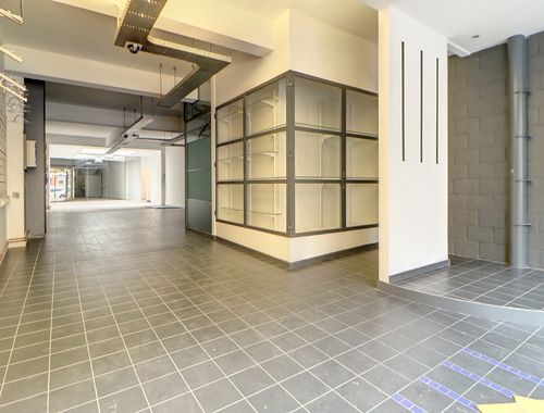                                         Handelszaak te huur in Tournai, € 820
