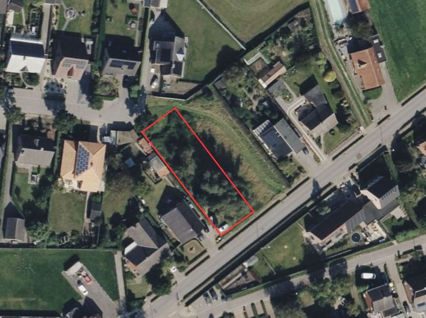 Ontdek deze gunstig gelegen bouwgrond van 800 m² op een centrale ligging in Meer (Hoogstraten). Het perceel bevindt zich kortbij het centrum van Meer