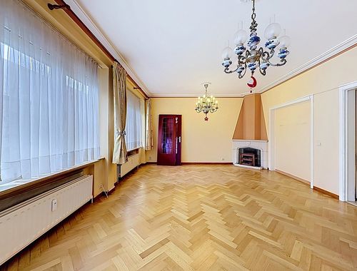                                         Appartement à louer à Jette, € 1.300
