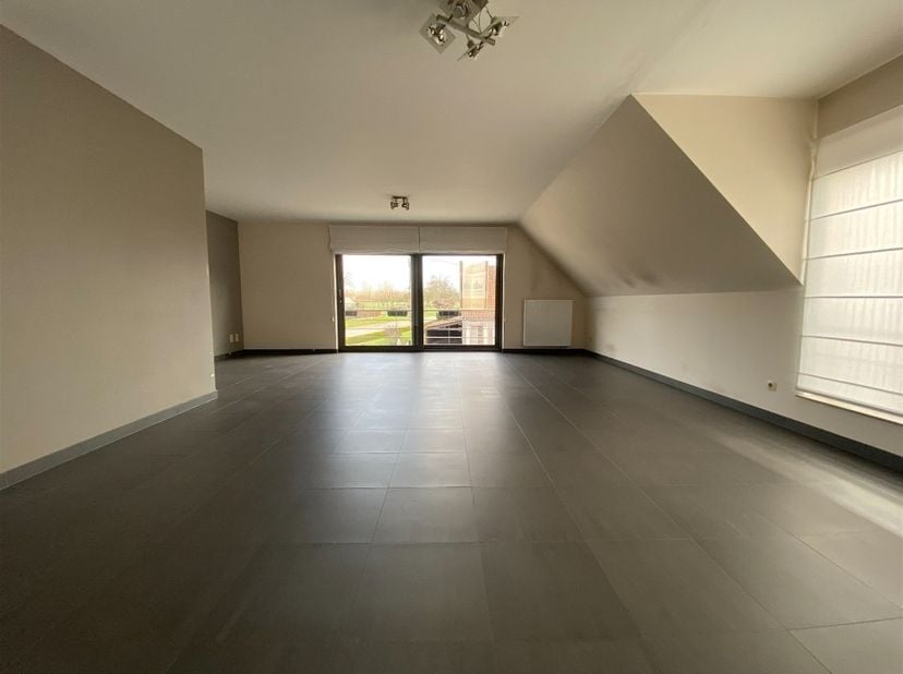 Appartement à louer
                    à 9340 Lede