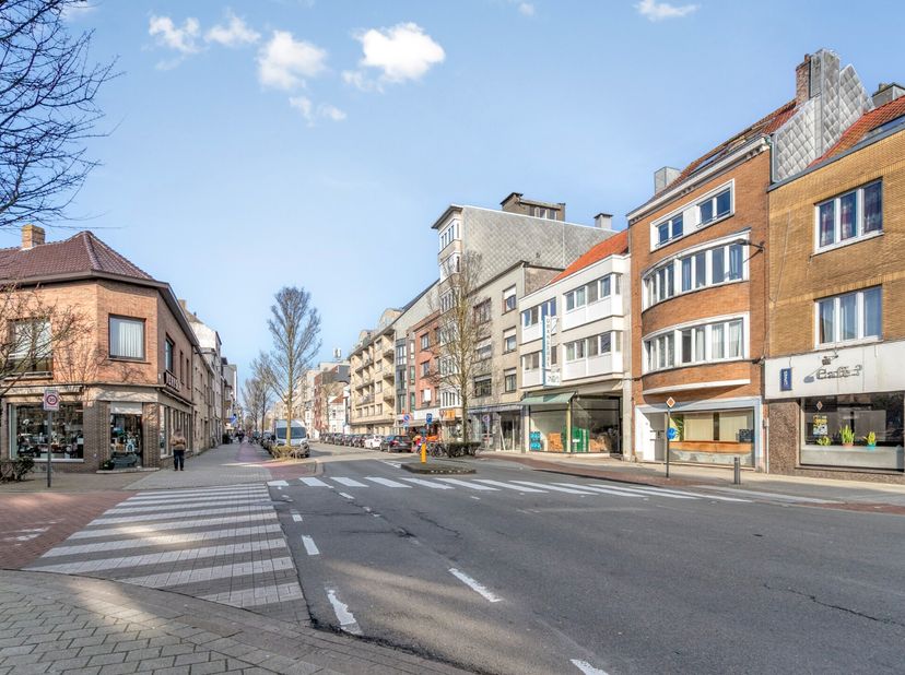Bedrijfsvastgoed te koop in Torhoutsesteenweg 280 bus glv,
                    8400 Oostende