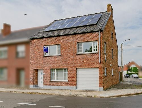                                         Maison à louer à Eernegem, € 1.000
