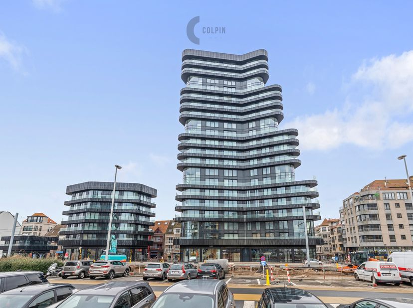 Découvrez ce nouvel appartement duplex exclusif dans le projet Heldentoren, un joyau architectural de la côte belge. Situé aux 6ème et 7ème étages de