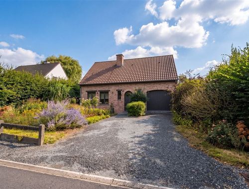                                         Maison à vendre à Overboelare, € 399.000
