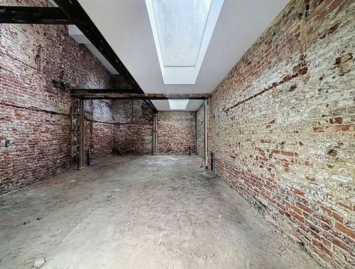                                         Bâtiment commercial à louer à Ixelles, € 3.500
