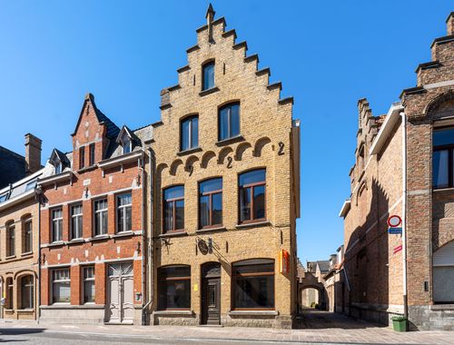                                         Maison de ville à vendre à Ieper, € 410.000

