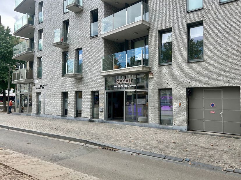 Garage te koop in Falconplein 28 bus -2.42,
                    2000 Antwerpen