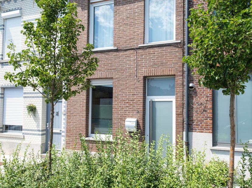 Deze gerenoveerde woning is dankzij zijn centrale locatie een ideale uitvalsbasis in Mechelen! <br />
De woning is gelegen in een levendige buurt op w