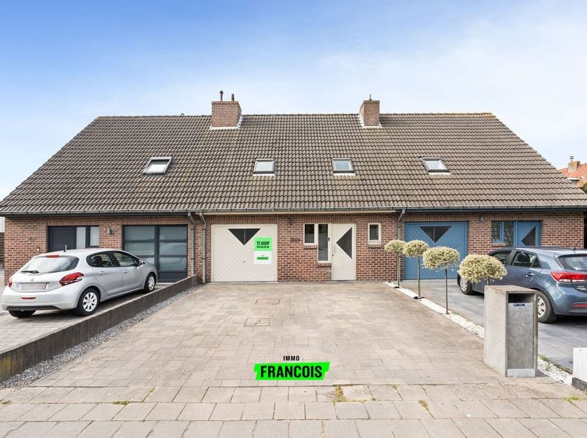 Op een vlot bereikbare ligging in Oostende bevindt zich deze instapklare woning.<br />
Dankzij de gunstige ligging nabij belangrijke verbindingswegen,