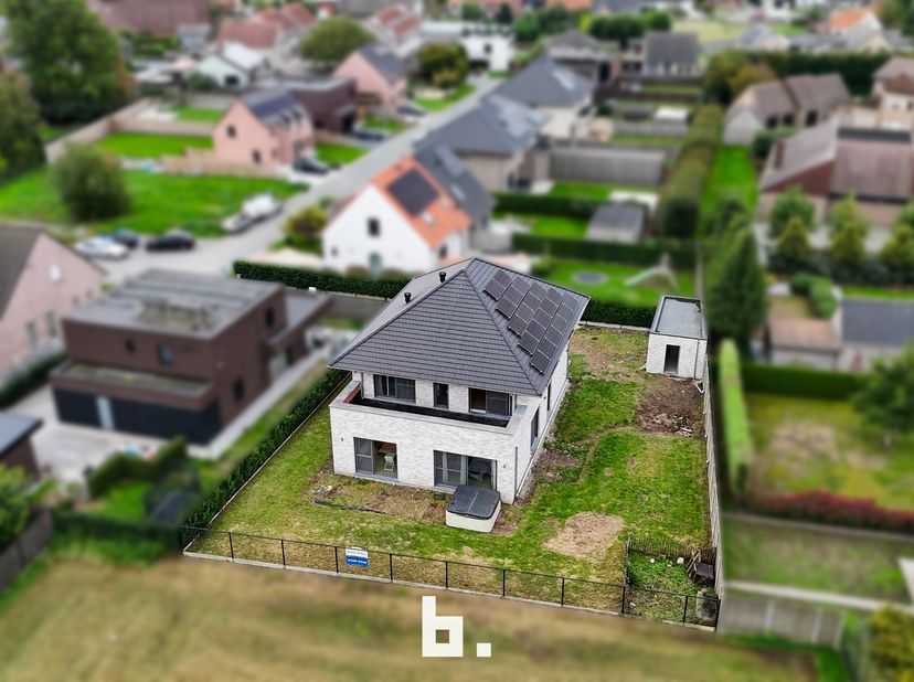 Huis te koop in Vlaanderenlaan 18,
                    8750 Zwevezele